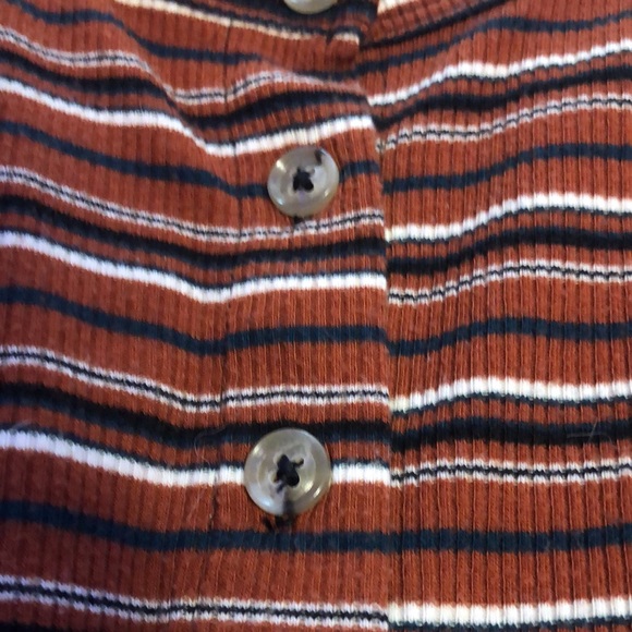 Orange 1/4 Top - Picture 3 of 4